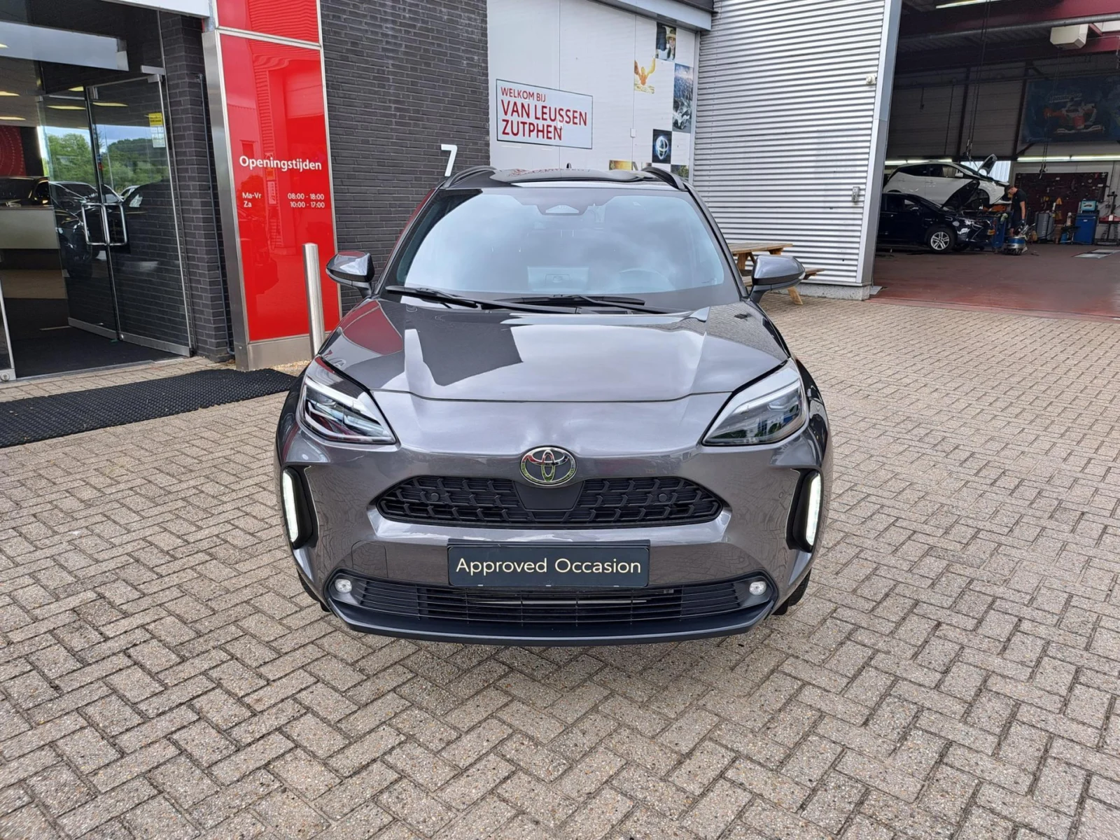 Toyota-Yaris Cross
