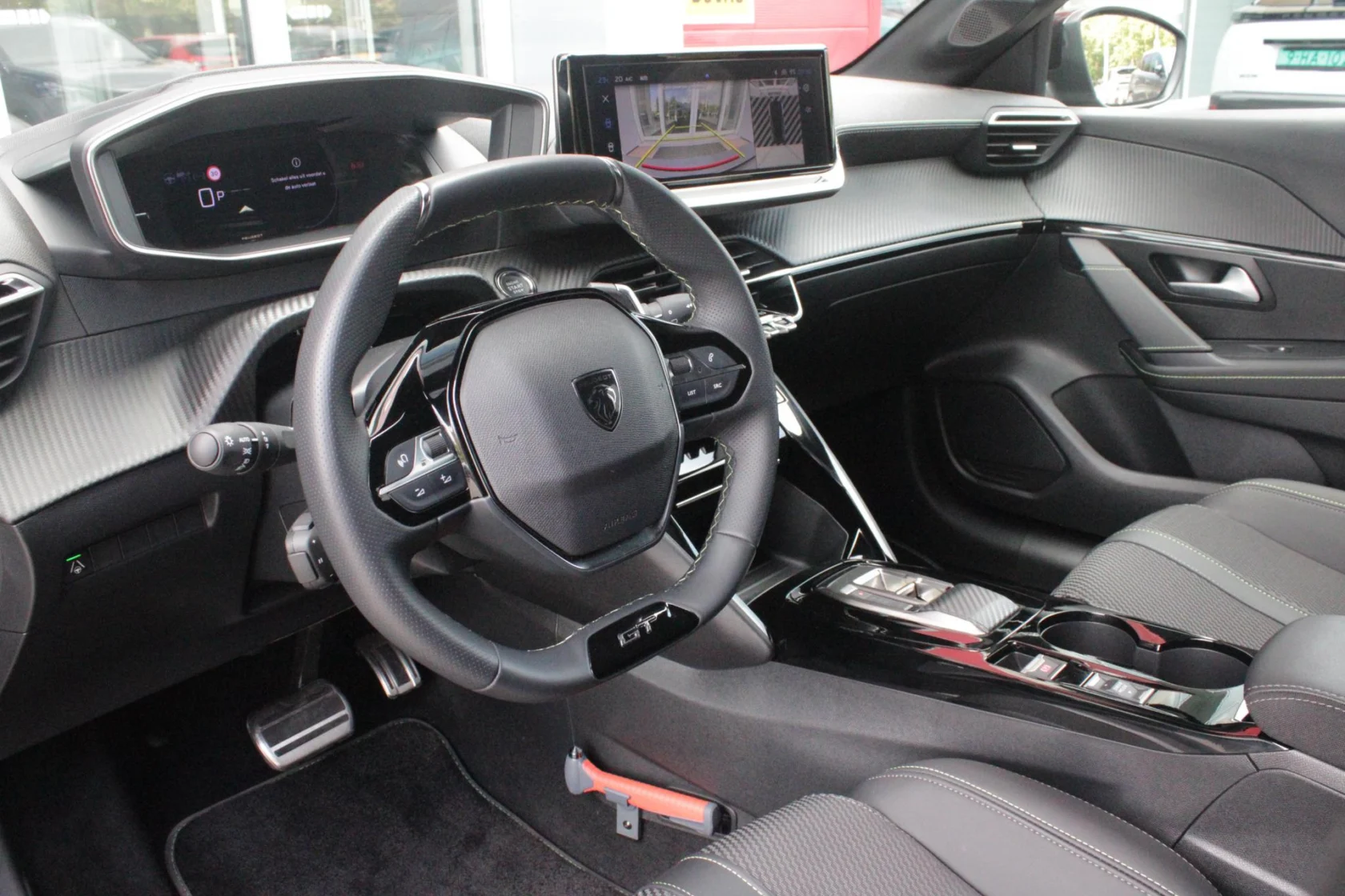 Peugeot-208