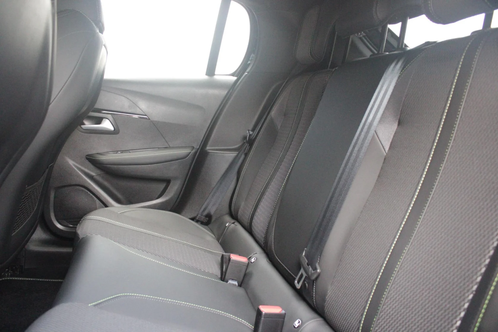Peugeot-208