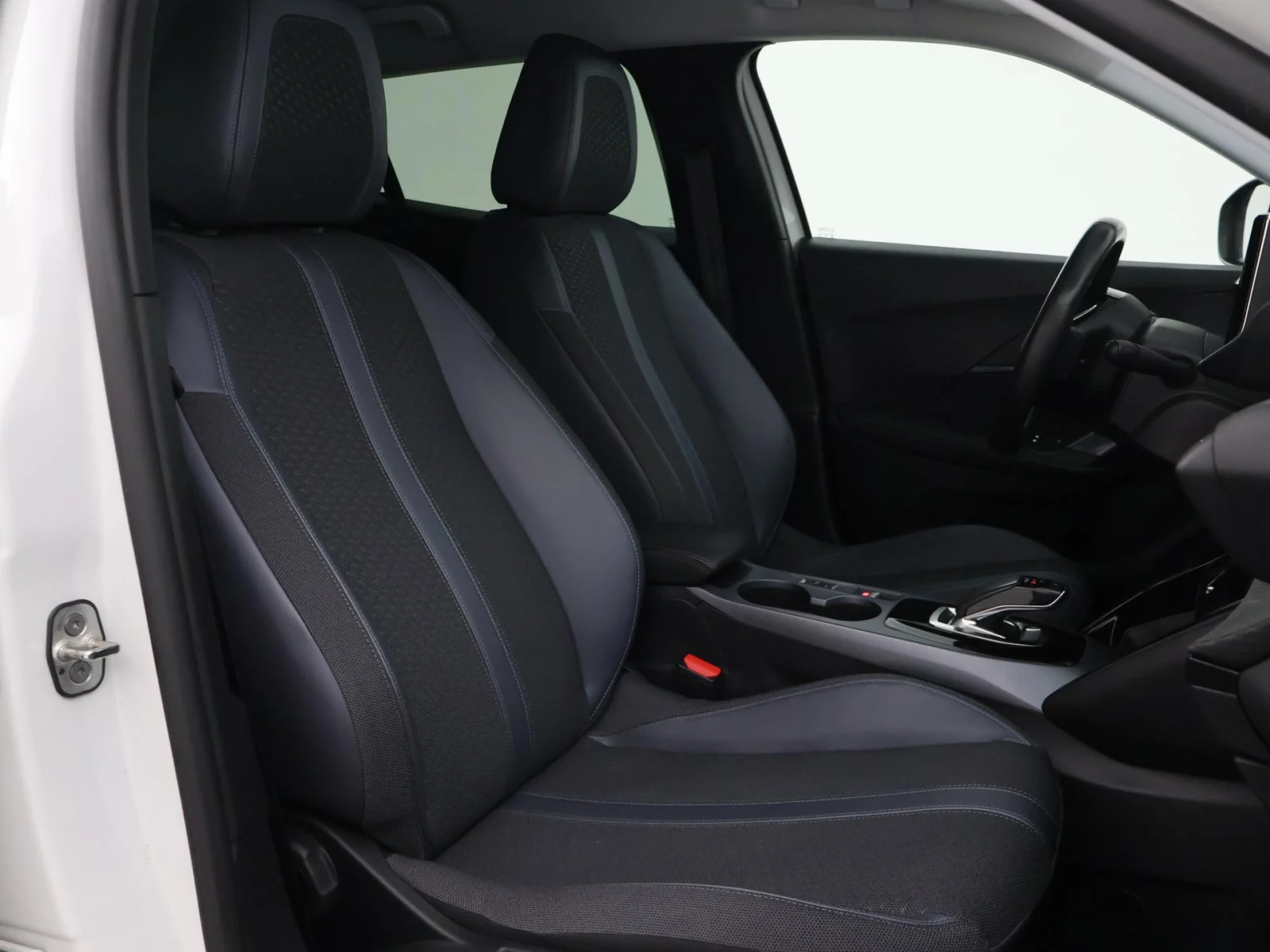 Peugeot-e-2008